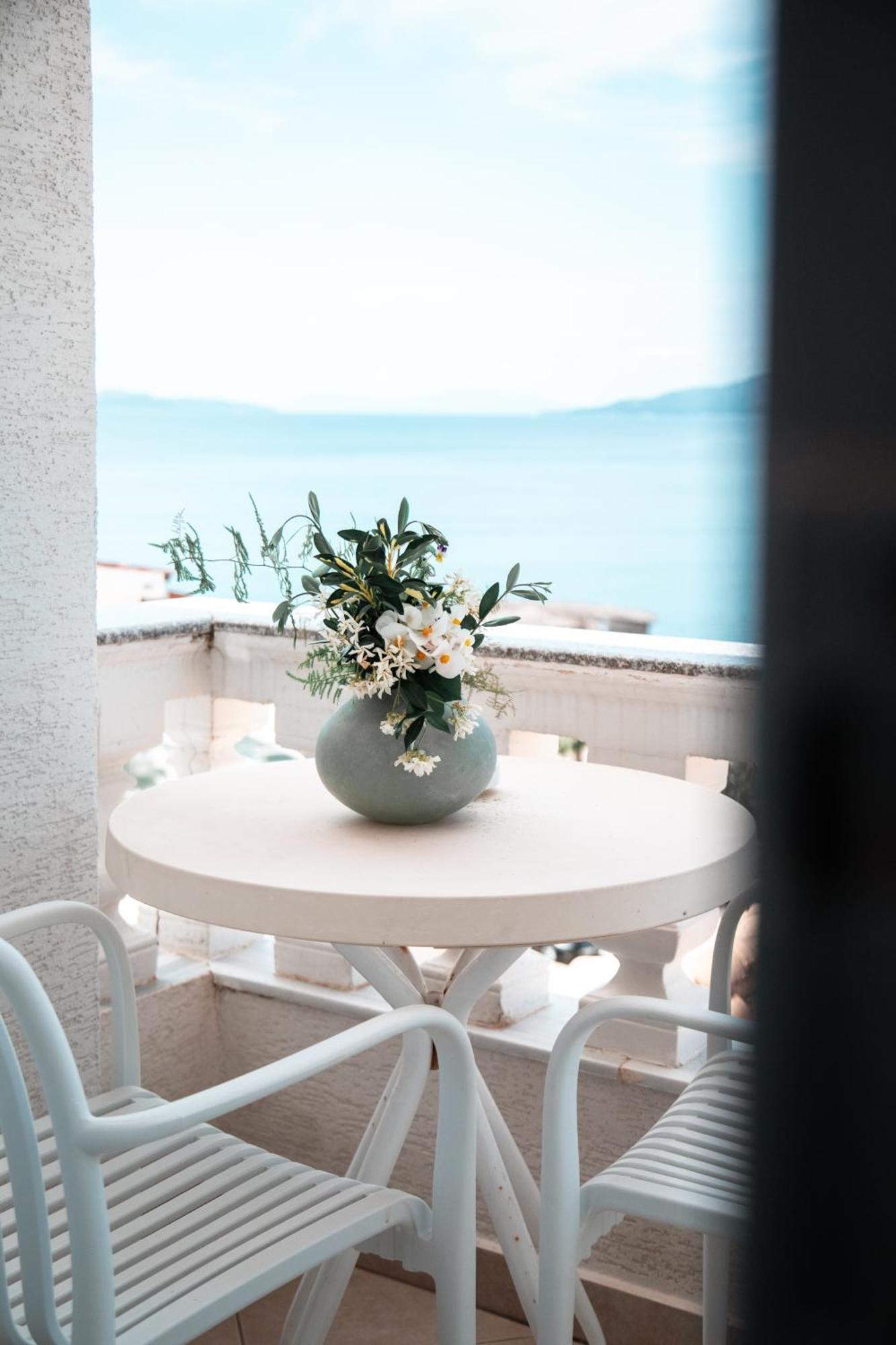 Vila E Bardhe Sarande Exterior photo